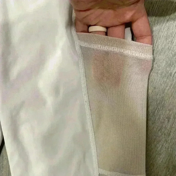 Offline By Aerie Leggings with Mesh Pockets Size Small - Picture 5 of 8